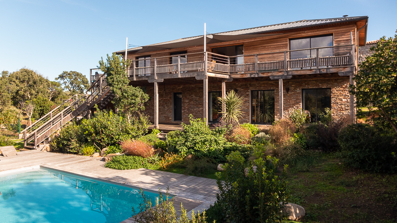 Extérieur villa Casasou avec piscine